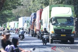 ASDP sebut antrean di Ketapang karena volume kendaraan dan perbaikan dermaga
