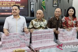 Kejari Karawang lakukan penyitaan uang  Rp42,54 miliar dalam kasus dugaan korupsi KPR