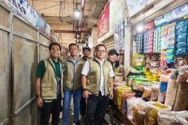 Musim kemarau datang, Bulog Jatim banjiri pasar dengan beras SPHP