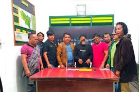 Kodim 0205/TK amankan terduga pengedar sabu di Kabanjahe, serahkan ke polisi