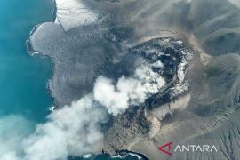Selain waspada, Presiden imbau warga patuhi zona bahaya Anak Krakatau