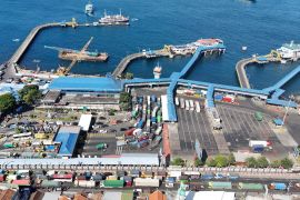 Dirut ASDP memperkuat koordinasi lintas instansi urai kepadatan Ketapang