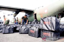 Kemhan dan TNI AU kirimratusan APD dan maskerkarhutla di Kalsel