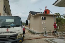 PMI Bangka distribusi air bersih ke sekolah