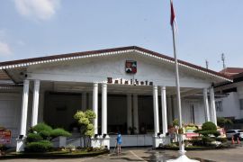 Cuaca hari ini diprakirakan cerah berawan hingga berawan tebal