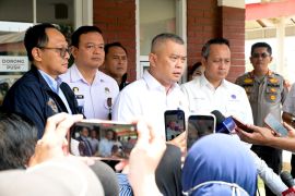Erupsi gunung anak krakatau, Menhub sebut 4 layanan penerbangan beralih ke Bandara Kertajati