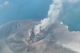 Akademisi sebut aktivitas gunung api yang bersamaan tidak saling berkaitan