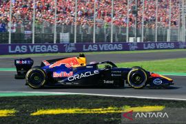 Verstappen akui kesulitan bersaing dengan duo Mercedes