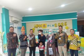 Sambut Hari Pelanggan Nasional, PLN UID Sumbar Turun Langsung Dengarkan dan Layani Pelanggan