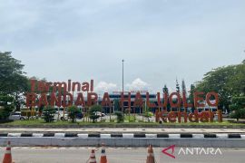 Bandara Haluoleo batalkan empat penerbangan dampak erupsi Gunung Anak Krakatau