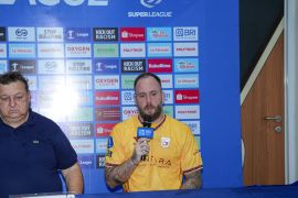 Kiper Garudayaksa Dominic Holec terkesan di penampilan pertama