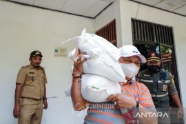 2.836 KPM di Kebon Kosong Jakpus terima bantuan 30 kg beras tahap kedua 2026