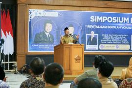 Bupati Gresik dorong pengelolaan SMA dan SMK kembali ke daerah