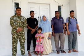 TNI hadiahi rumah baru untuk guru mengaji di Aceh Utara