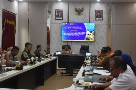 Pemkab Sumedang mengerahkan drone dan patroli gabungan cegah karhutla