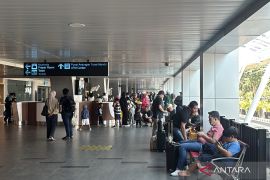 Bandara Husein Sastranegara Bandung kembali beroperasi usai terdampak erupsi GAK