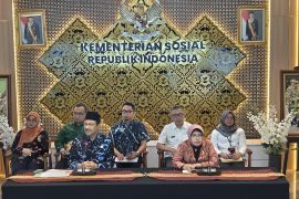 Kemensos: Sempat masuk desil 4, anggota DPR tak pernah terima bansos