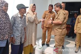 Pemkot Pangkalpinang salurkan 594 ton beras untuk 19.808 keluarga