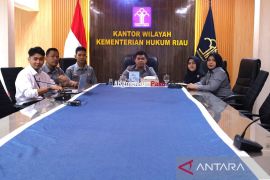 Perkuat partisipasi publik dalam pembentukan Regulasi, Kanwil Kemenkum Riau ikuti Diskusi Strategi Kebijakan