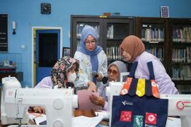 Pusri wujudkan ekonomi sirkular melalui pelatihan menjahit di Kampung Sehati Palembang