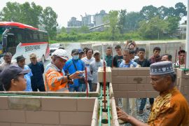 Dukung Pembangunan 1.000 Lebih Huntap di Sumbar, PT Semen Padang Bekali 36 Tukang Dengan Keahlian SEPABLOCK