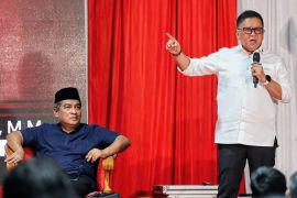 Hasto kenang Airlangga Pribadi sebagai intelektual kritis