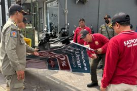 Satpol PP Denpasar tertibkan 131 media promosi liar untuk kembalikan fungsi fasum