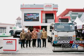 JAC usung kendaraan komersial EV dalam Mining Indonesia 2026 di JIExpo