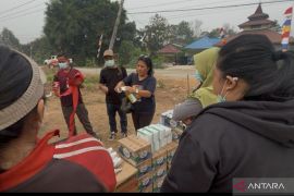 Pewarta Foto ANTARA edukasi gunakan peralatan penanganan karhutla