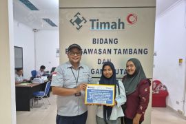 PT Timah bantu biaya pengobatan anak di Belitung