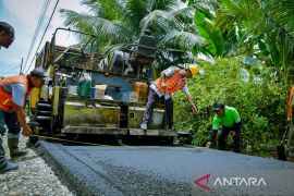 Wabup Adlin tinjau ruas jalan penaga, dorong infrastruktur berkualitas bagi masyarakat