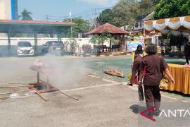 Kejari musnahkan barang bukti dari 46 perkara di Kota Sorong