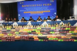 Kanwil DJBC Sumbagbar sebut realisasi penerimaan awal September capai Rp2,3 triliun