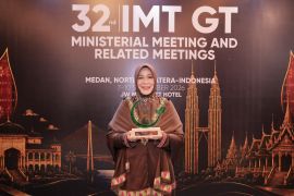 Wali Kota Banda Aceh terima IMT-GT Green City Award, raih silver untuk pengelolaan sampah