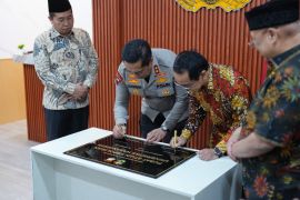 Rektor minta Pusat Studi Kepolisian Unhas tuntaskan bom ikan