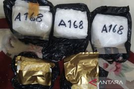 Polisi bongkar peredaran narkoba diduga terkait jaringan Malaysia