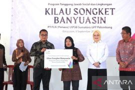 PLN dorong Songket Banyuasin naik kelas, perkuat perajin lokal hingga bidik pasar global