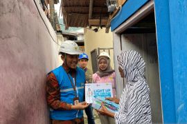 PLN UP3 Luwuk hadirkan terang melalui program 'Light Up The Dream'