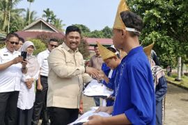 DPRD Padang Pariaman: seragam sekolah gratis sentuh kebutuhan warga