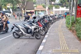Sudinhub Jaksel perketat pengawasan pengelolaan parkir di Jalan Barito