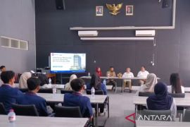 Empat putra-putri Kota Bima terima Beasiswa Merdeka Bhakti