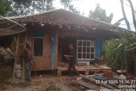 ASN Jabar renovasi 18 rumah tidak layak huni melalui Poe Ibu di Garut