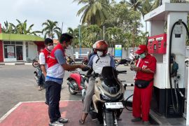 Pertamina Patra Niaga Regional JBB respons abu vulkanik di Banten, salurkan 11 ribu masker