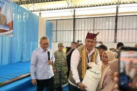Perum BULOG salurkan bantuan pangan untuk 1,2 juta penerima manfaat di Lampung