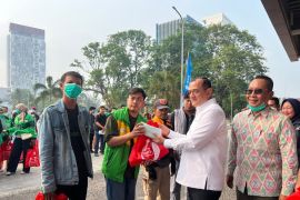 APHI-Pemprov Sumsel dan Mitra APP Group bagikan 8.000 masker