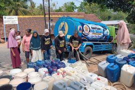 Kagama Banjarnegara salurkan air bersih