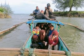 Dinkes Simeulue kirim tim ke pulau terluar layani kesehatan warga