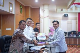 Bupati Solok Hadiri Rapat Paripurna Penetapan Perda APBD Perubahan Tahun Anggaran 2026