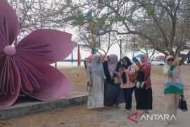 Warga tak rasakan gempa, Wisatawan tetap berdatangan ke Pulau Untung Jawa
