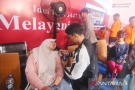 Keluarga lega kerabatnya masuk daftar selamat KM Virgo Transport